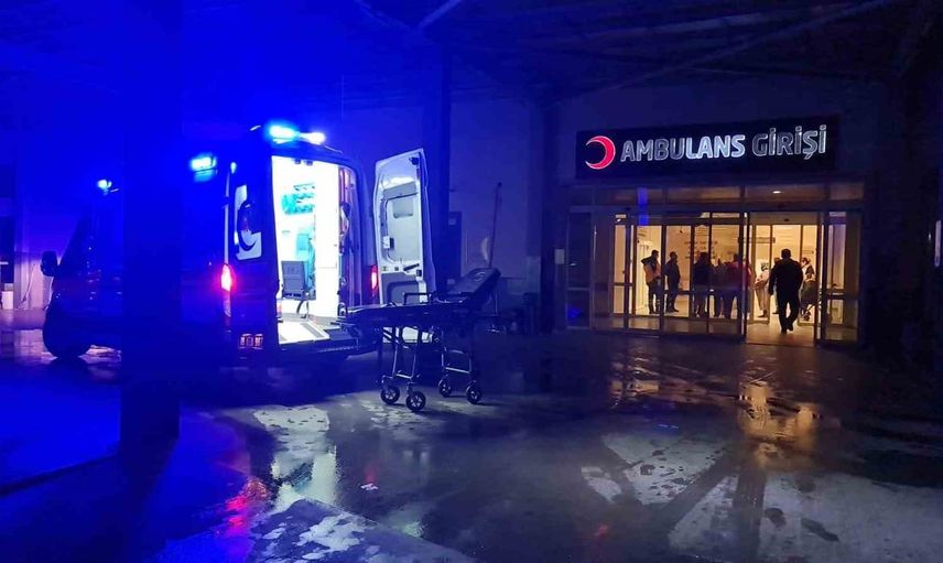 Sultanhisar'da minibüs bariyerleri aşarak tarlaya uçtu: sürücü yaşamını yitirdi