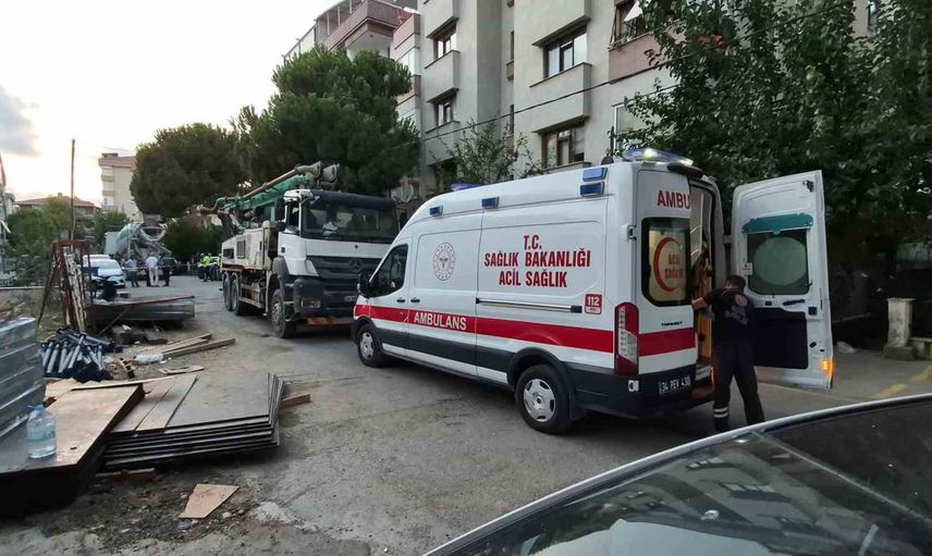 Maltepe'de beton mikserinin altında kalan kadın yaşamını yitirdi