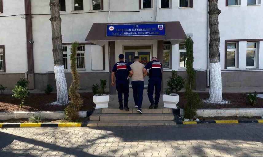 Kırıkkale'de çeşitli suçlardan kesinleşmiş cezaları olan dört firari yakalandı