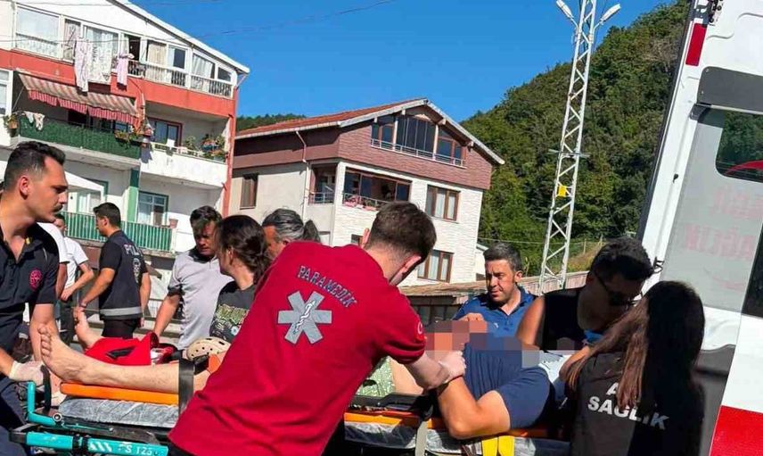 Karayolunda duraklayan kamyaya arkadan çarpma: iki yaralı