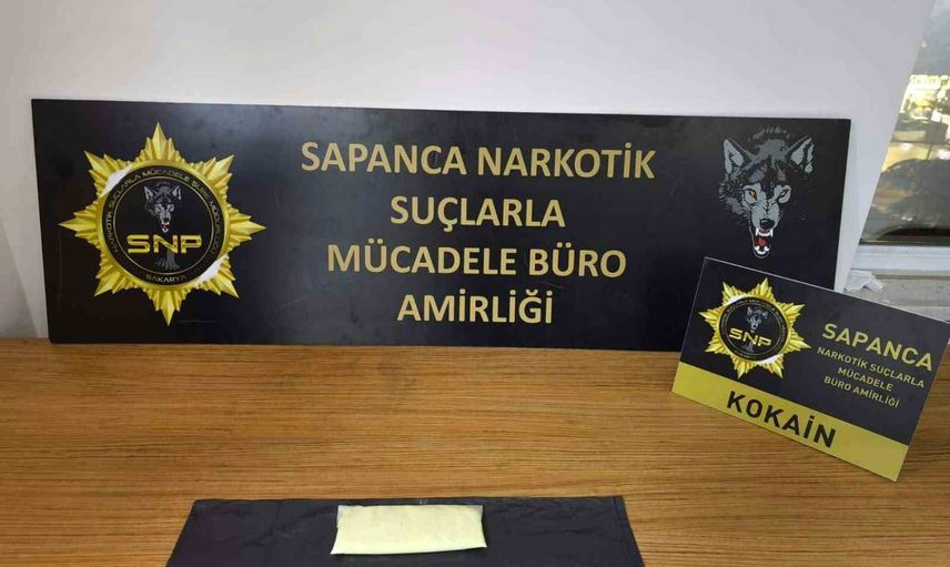 Sapanca'da 'Sokaklar Güvende' operasyonunda İstanbul'dan gelen kokain ele geçirildi, bir tutuklama