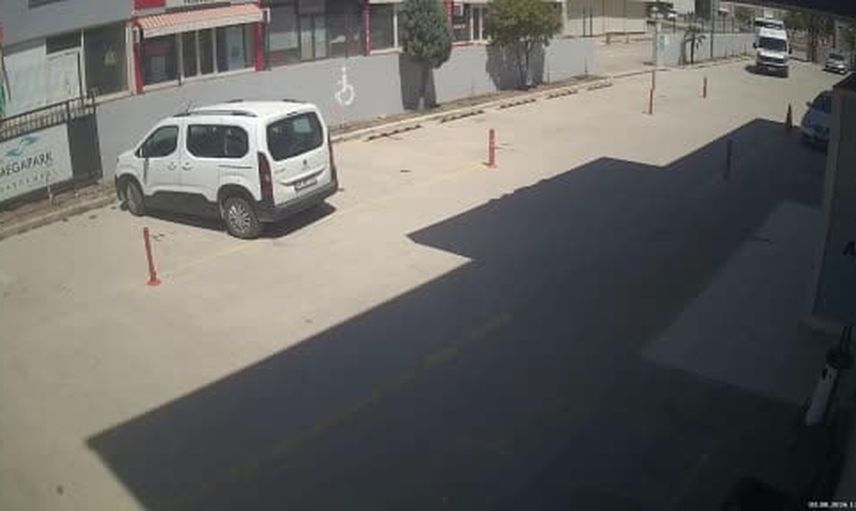 İki kez duran hastasını hayata döndüren doktora çiçekli teşekkür