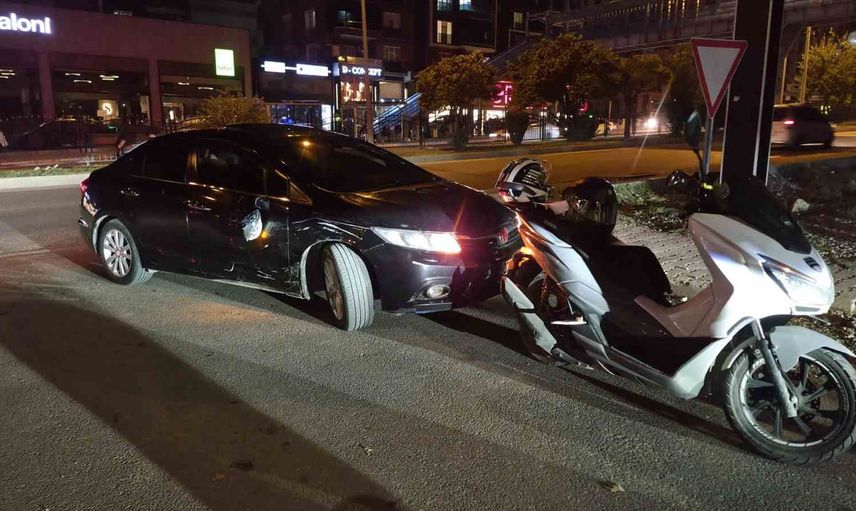 Adıyaman'da kavşakta çarpışma: motosiklet sürücüsü yaralandı