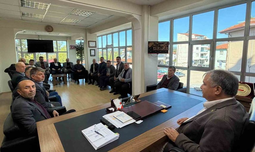 Başkan Pütün muhtarlarla buluştu, hizmet vurgusu yaptı