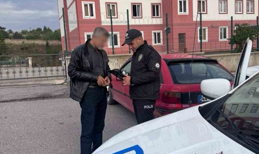 Malatya'da okul ve yurt çevrelerinde 24 saatlik geniş kapsamlı güvenlik taraması