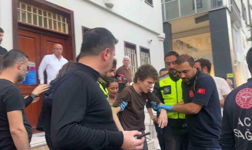 Samsun'da cadde ortasında darbedilen genç: şüphelinin ekmek bıçağı olay yerinde bulundu