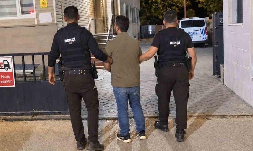 Kırıkkale'de takip sonucu aracında yakalanan hırsızlık hükümlüsü cezaevine gönderildi