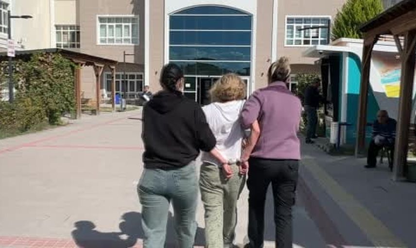 Burdur'da trafiğe atlayan Ukrayna uyruklu kadın sınır dışı edilecek