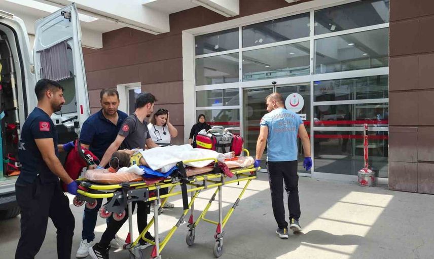 Besni'de balkondan düşen 6 yaşındaki kız ağır yaralandı