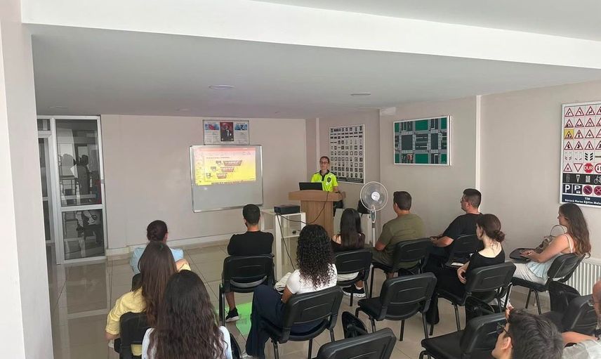 Kırklareli'de kursiyerlere uygulamalı trafik güvenliği eğitimi