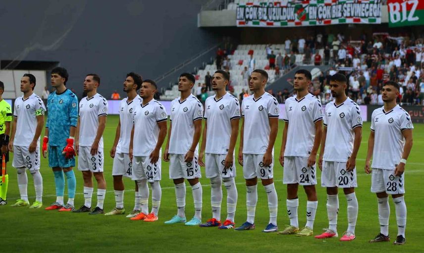Altay krizle mücadele ediyor: altyapı gençleri umut mu risk mi?