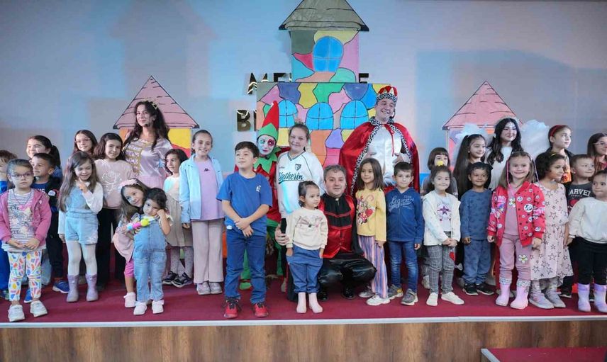 Muğla şenliklerinde çocuklar sanatla ve oyunla dolu bir gün yaşadı