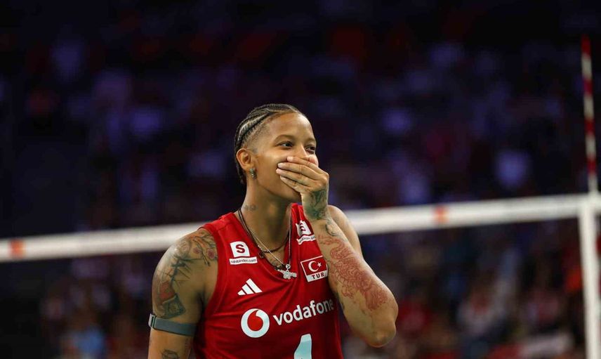 Milliler Avrupa Şampiyonası'na set farkıyla başladı