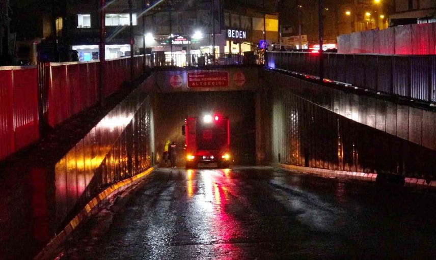 Malatya'da sağanak altgeçitleri zorladı: bir altgeçit kapatıldı, ikisinde kontrollü ulaşım
