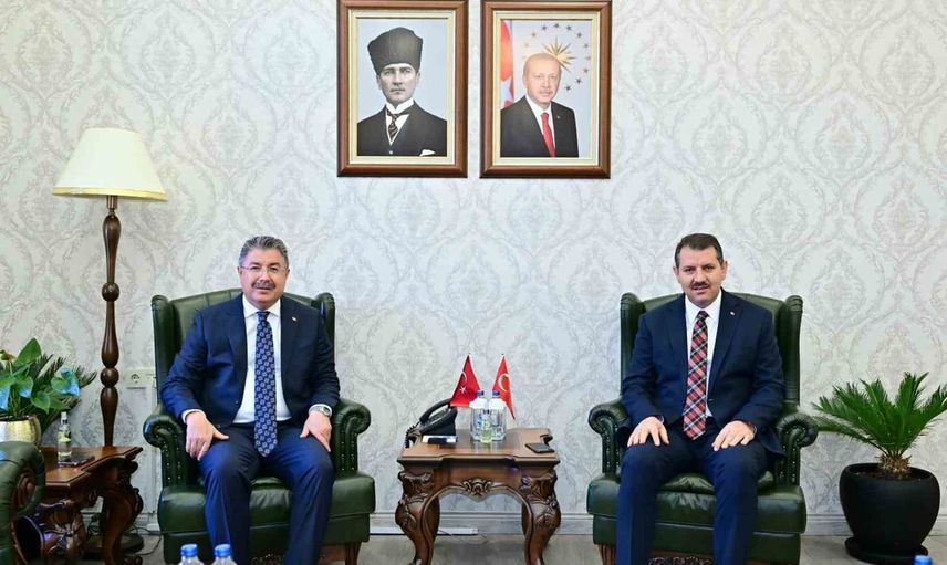 Bakan yardımcısı Salih Ayhan'dan Eskişehir valiliğine nezaket ziyareti