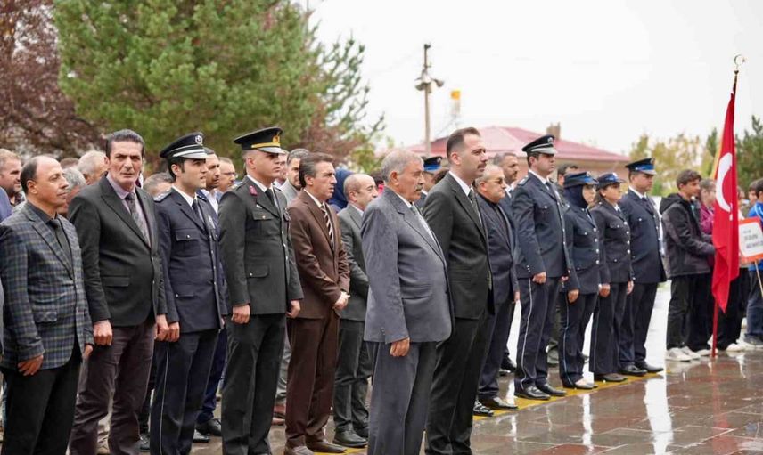 Üzümlü’de cumhuriyet coşkusu: 103. yıl törenle anıldı