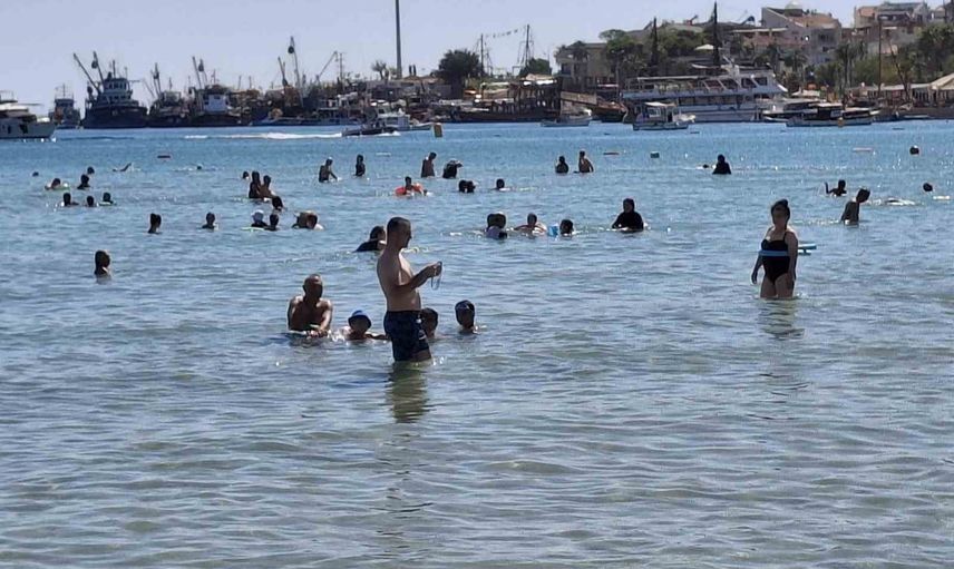 Didim'de eylülde plajlar dolup taşıyor: Altınkum ve koylarda hareketlilik