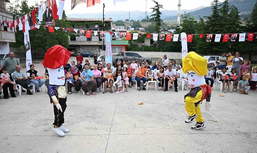 Köyde yaz coşkusu Arslanköy’e taşındı: çocuklar tiyatro ve oyunlarla dolu bir gün geçirdi