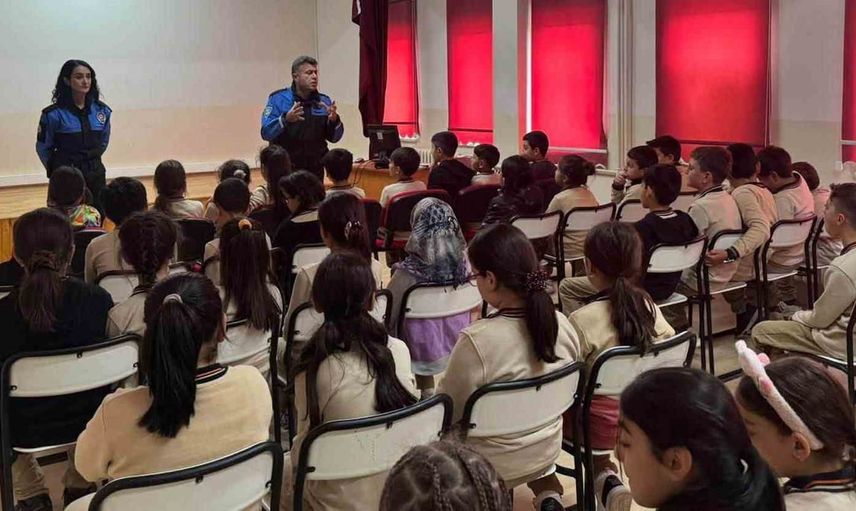 Güvenli yarınlar için 218 öğrenciye polis eğitimi