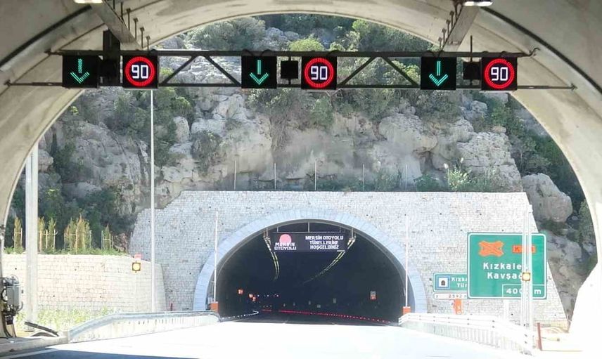 Mersin’e nefes veren bağlantı: Çeşmeli-Kızkalesi otoyolu ilk günde 17 bin 681 araca hizmet verdi