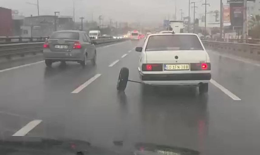 Gebze'de aks kırıldı, arka tekerlek trafikte yerinden ayrıldı