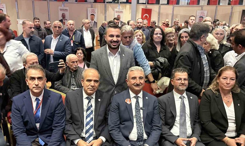 Yeniden göreve: Yeşiltaş Bursa il başkanlığında güven tazeledi