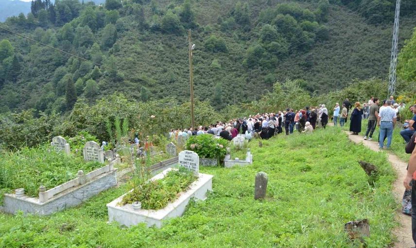 Keşap'tan denizde bulunan Mehmet Akkaya için son veda