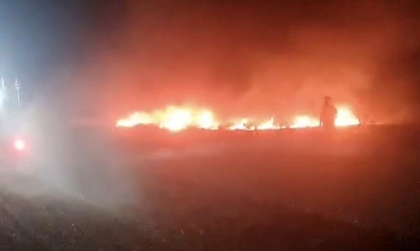 Camili Mahallesi'nde kıvılcımdan alevlenen anız yangını itfaiye ve halkın müdahalesiyle söndürüldü