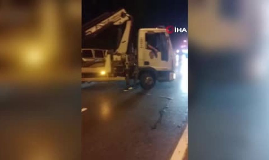 Sarıyer'de Büyükdere Caddesi'nde zincirleme kaza: üç araca çarpan otomobilde iki yaralı