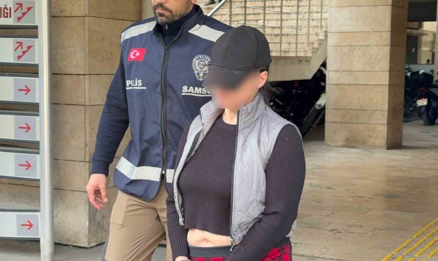 Samsun’da aranan kadın yakalandı ve kesinleşmiş hapsi için cezaevine gönderildi