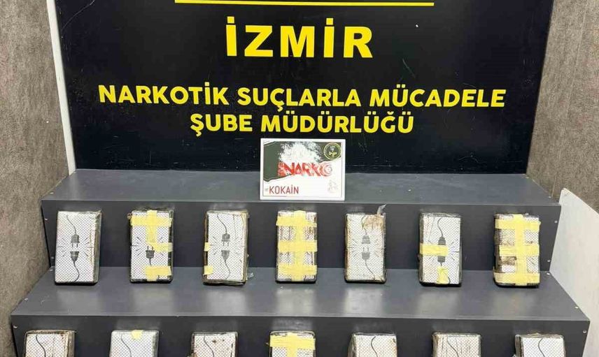 İzmir'de iki ayrı operasyonda kilolarca uyuşturucuya darbe
