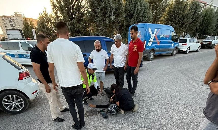 Motosiklet ile otomobilin çarpışması: 17 yaşındaki sürücü yaralandı