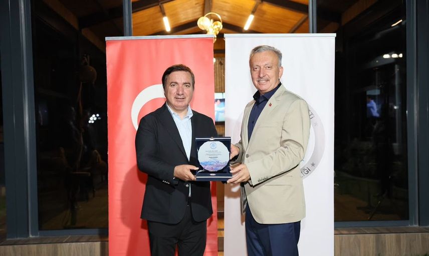 Erzincan'da iki dönem görev yapan rektöre üniversitede veda