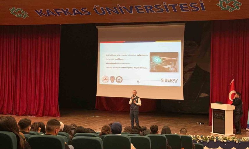 Kars'ta gençlere siber farkındalık eğitimi: güvenli internet vurgusu