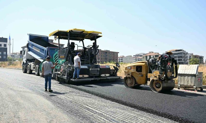 Ergenekon'da 4 bin tonluk dönüşüm: 2 kilometrelik yol sıcak asfalta kavuşuyor