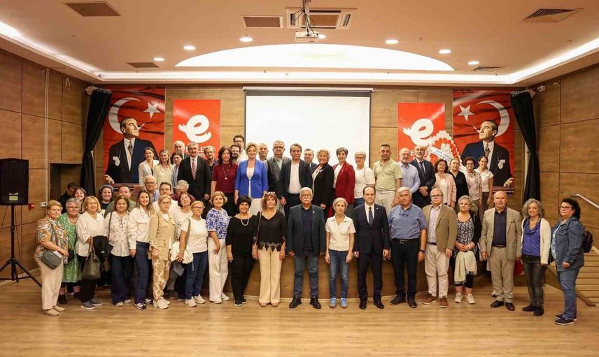 Efeler'de yaşam boyu öğrenme rüzgârı: İkinci Bahar Üniversitesi kısa sürede yoğun talep aldı
