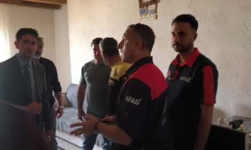 Pınarbaşı'nda 4,1 büyüklüğündeki deprem mahallede çatlak ve duvar yıkımına neden oldu