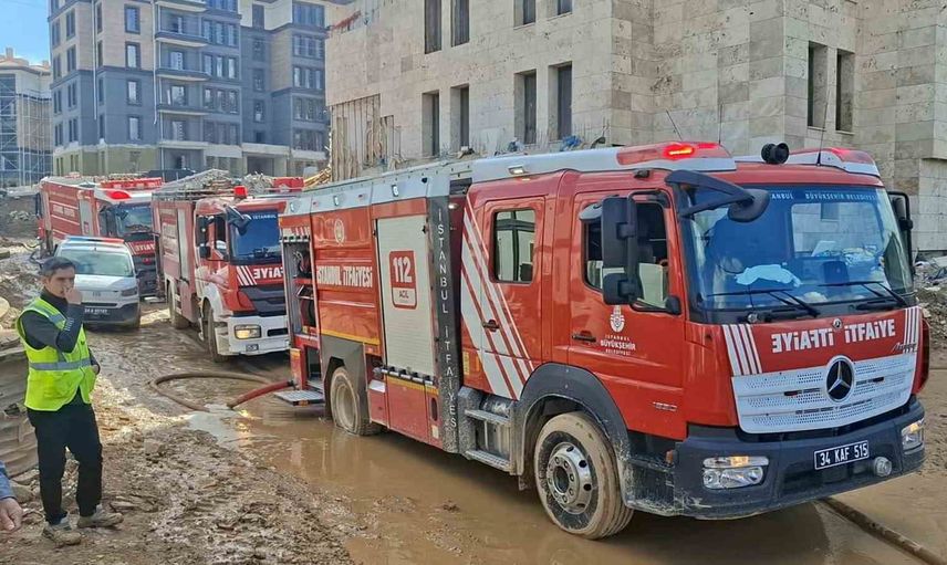 Tuzla Aydınlı'da konteyner yangını: itfaiye müdahalesiyle söndürüldü