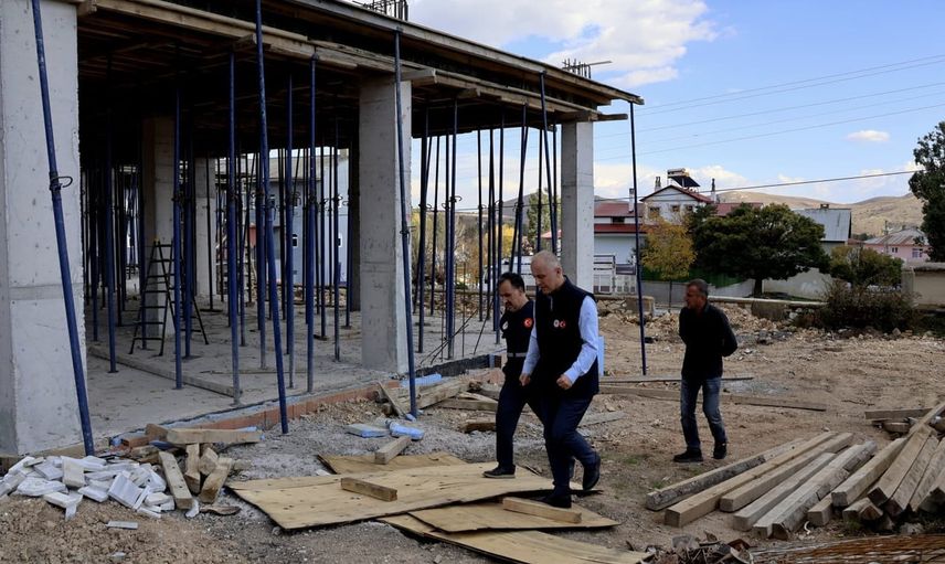 Bayburt'ta belde ve köylerde sağlık ve spor yatırımları sahada denetlendi
