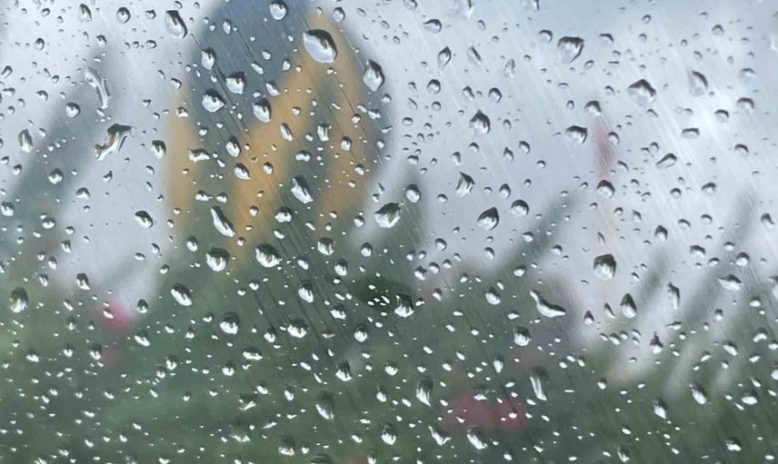 Mersin'de dört gündür süren yağışlar Mezitli, Erdemli ve Silifke'de yoğunlaştı