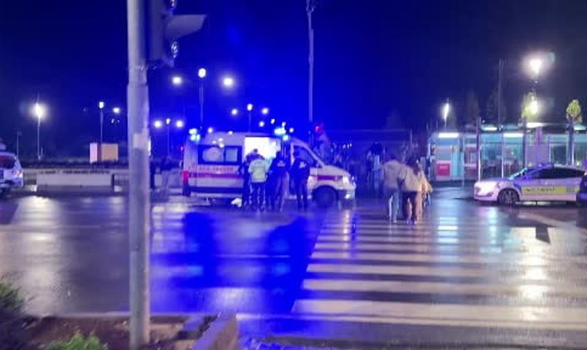 Samsun'da ışıklarda karşıdan karşıya geçmeye çalışan yaya suv çarpmasıyla yaralandı