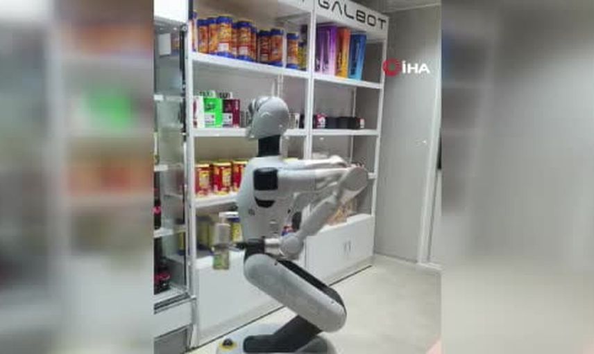 Yapay zekayla kasadan raflara: Hong Kong’un robot marketleri ilgi odağı