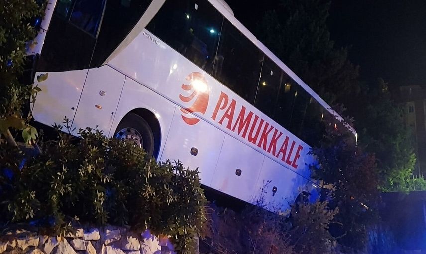 Kırkağaç'ta gece seferi kaza ile sona erdi: 18 yaralı
