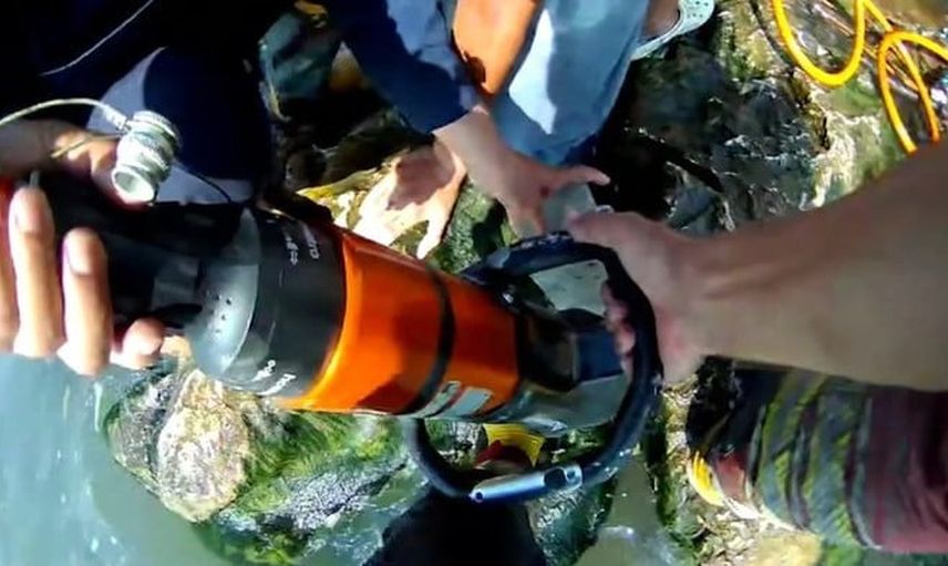 Kayalıkta fotoğraf çekerken düşen vatandaş itfaiye tarafından kurtarıldı