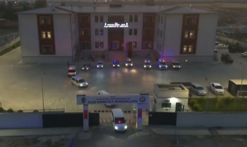 Elbistan’da eş zamanlı baskınlar dört kişinin tutuklanmasıyla sonuçlandı