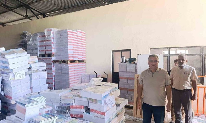 Okullar yeni döneme eksiksiz kitapla hazırlanıyor