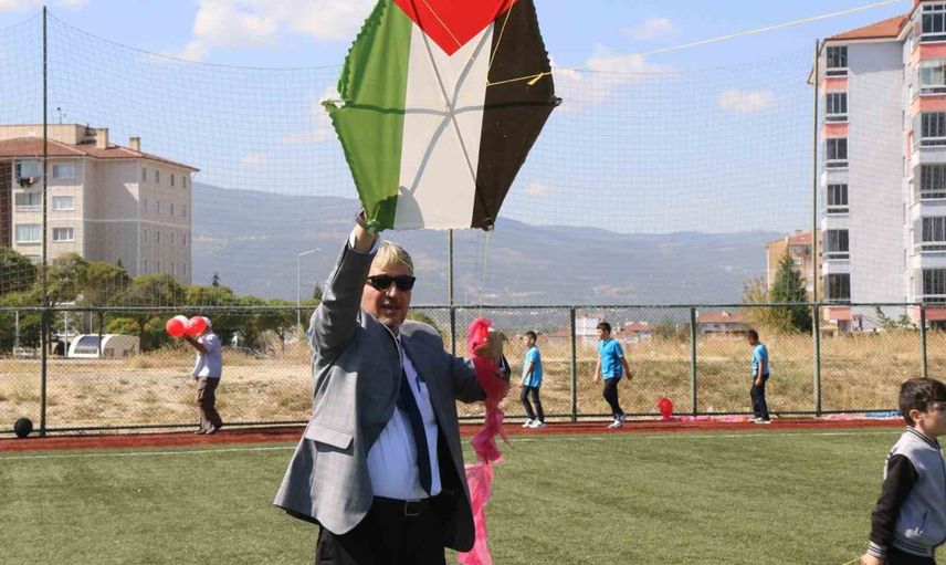Kütahya öğrencilerinden Gazze'ye uçurtmalı dayanışma