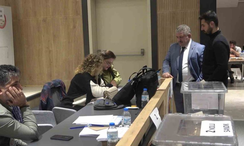 Bursa ticaret borsası'nda yeni dönem için sandıklar kuruldu