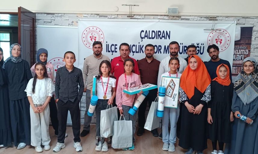 Çaldıran'da yaz kurslarında satrançla büyüyen dostluklar