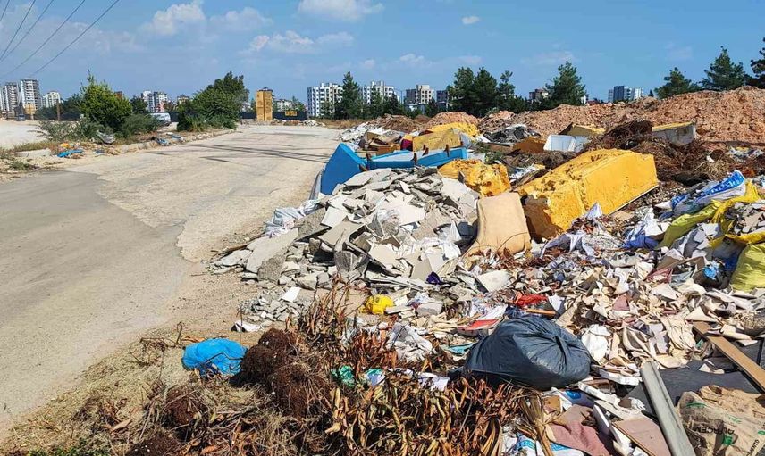 Adana sokakları atıkla boğuşuyor: bulvarlardan tarlalara yayılan kirlilik
